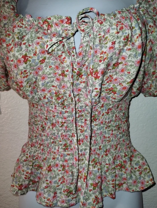 Suite 2939 Floral Smocked Puff Sleeve Top - Pink/Green sz  Large - Picture 4 of 9